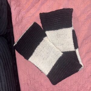 Hollister Black and White Knit Scarf